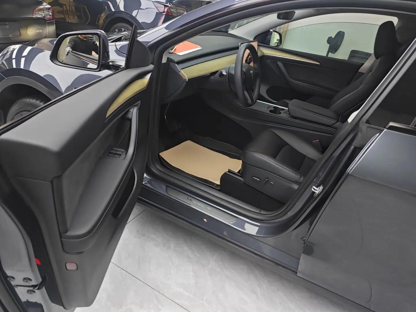 Tesla Model Y 2022 Revised Version Rear-Wheel Drive — миниатюра 18