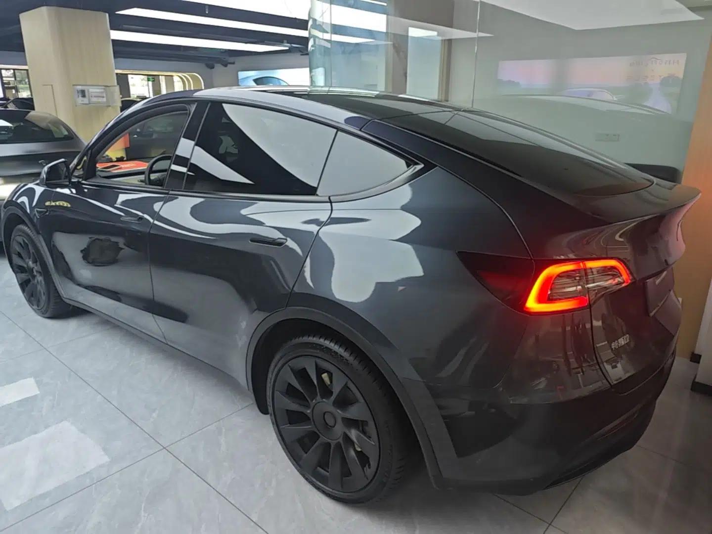 Tesla Model Y 2022 Revised Version Rear-Wheel Drive — миниатюра 4