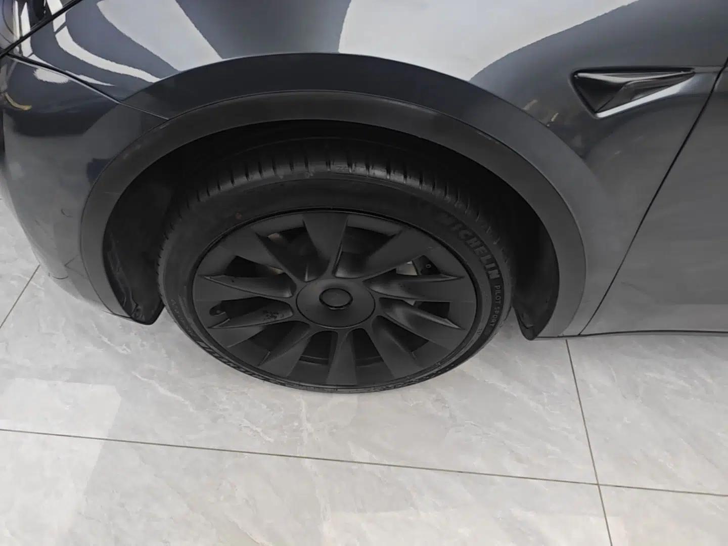 Tesla Model Y 2022 Revised Version Rear-Wheel Drive — миниатюра 10