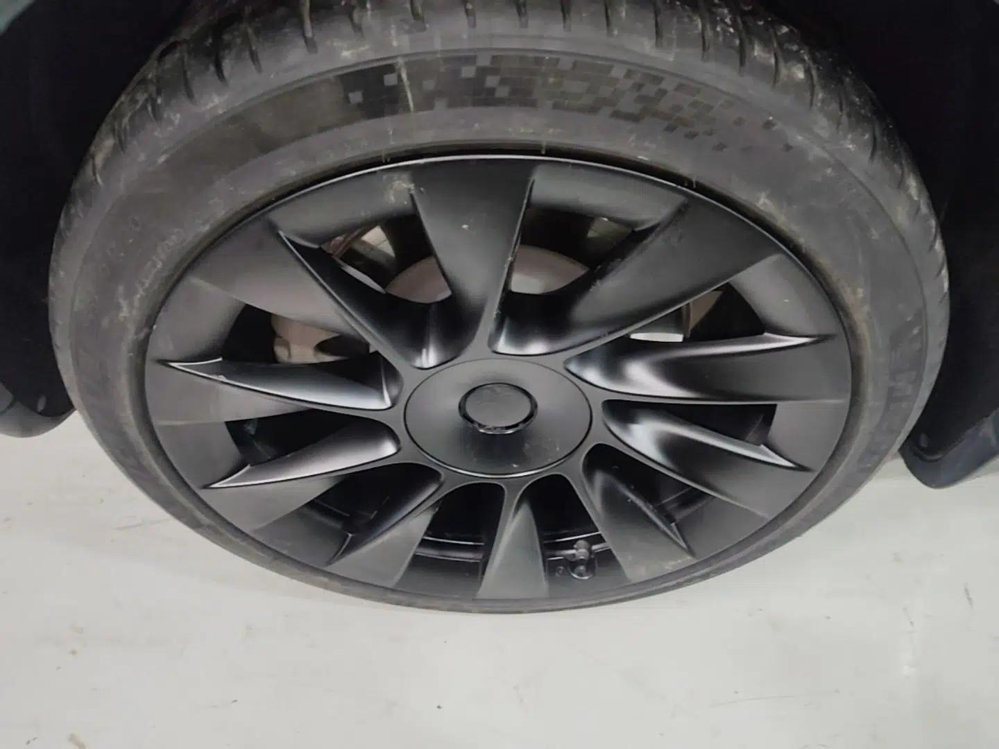 Tesla Model Y 2022 Revised Version Rear-Wheel Drive — миниатюра 11