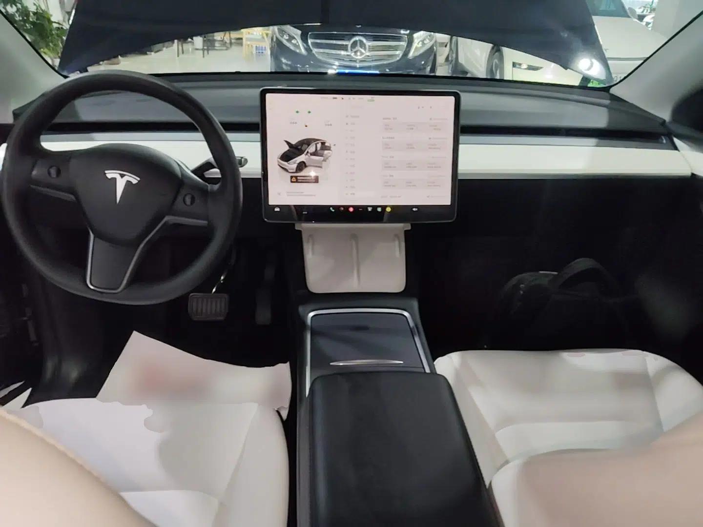 Tesla Model Y 2022 Revised Version Rear-Wheel Drive — миниатюра 12