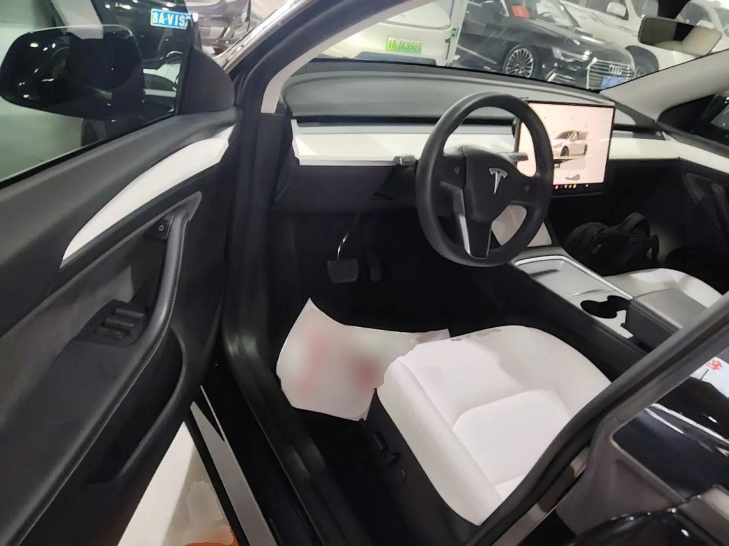 Tesla Model Y 2022 Revised Version Rear-Wheel Drive — миниатюра 18
