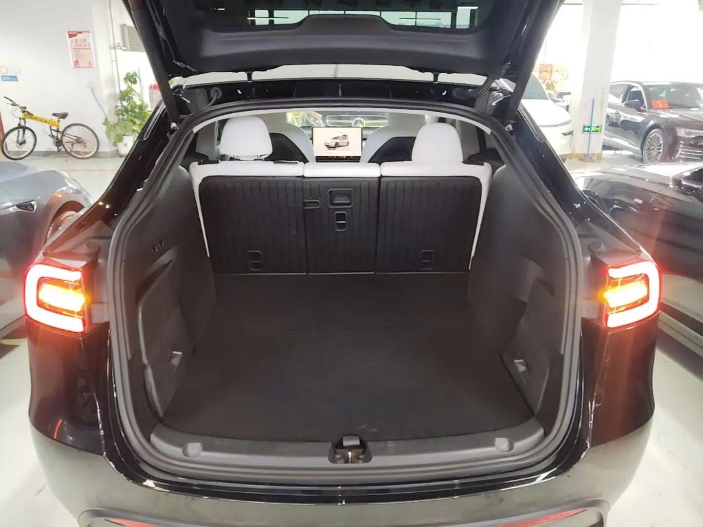 Tesla Model Y 2022 Revised Version Rear-Wheel Drive — миниатюра 22