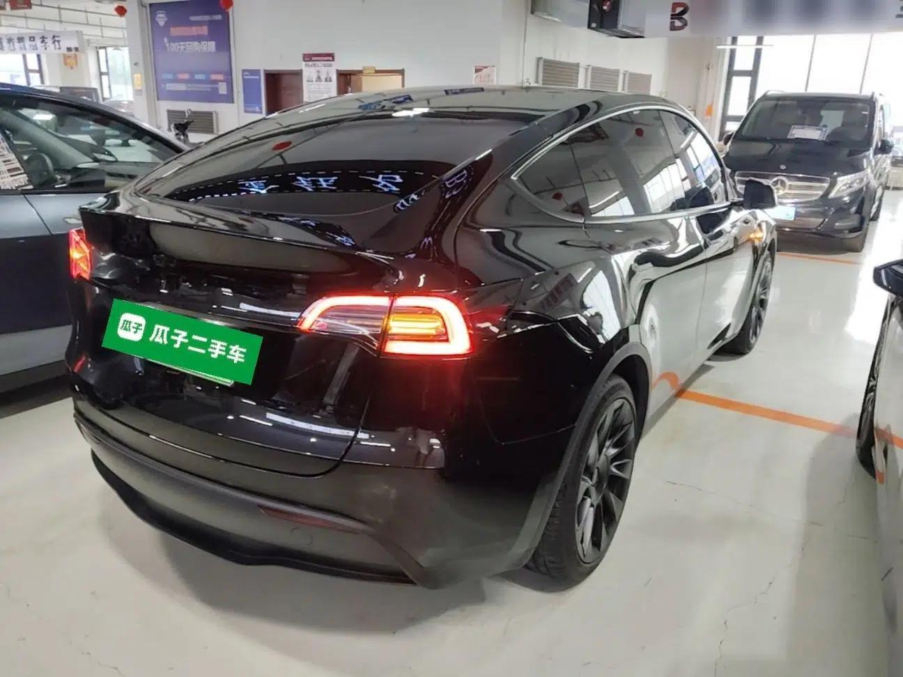 Tesla Model Y 2022 Revised Version Rear-Wheel Drive — миниатюра 6