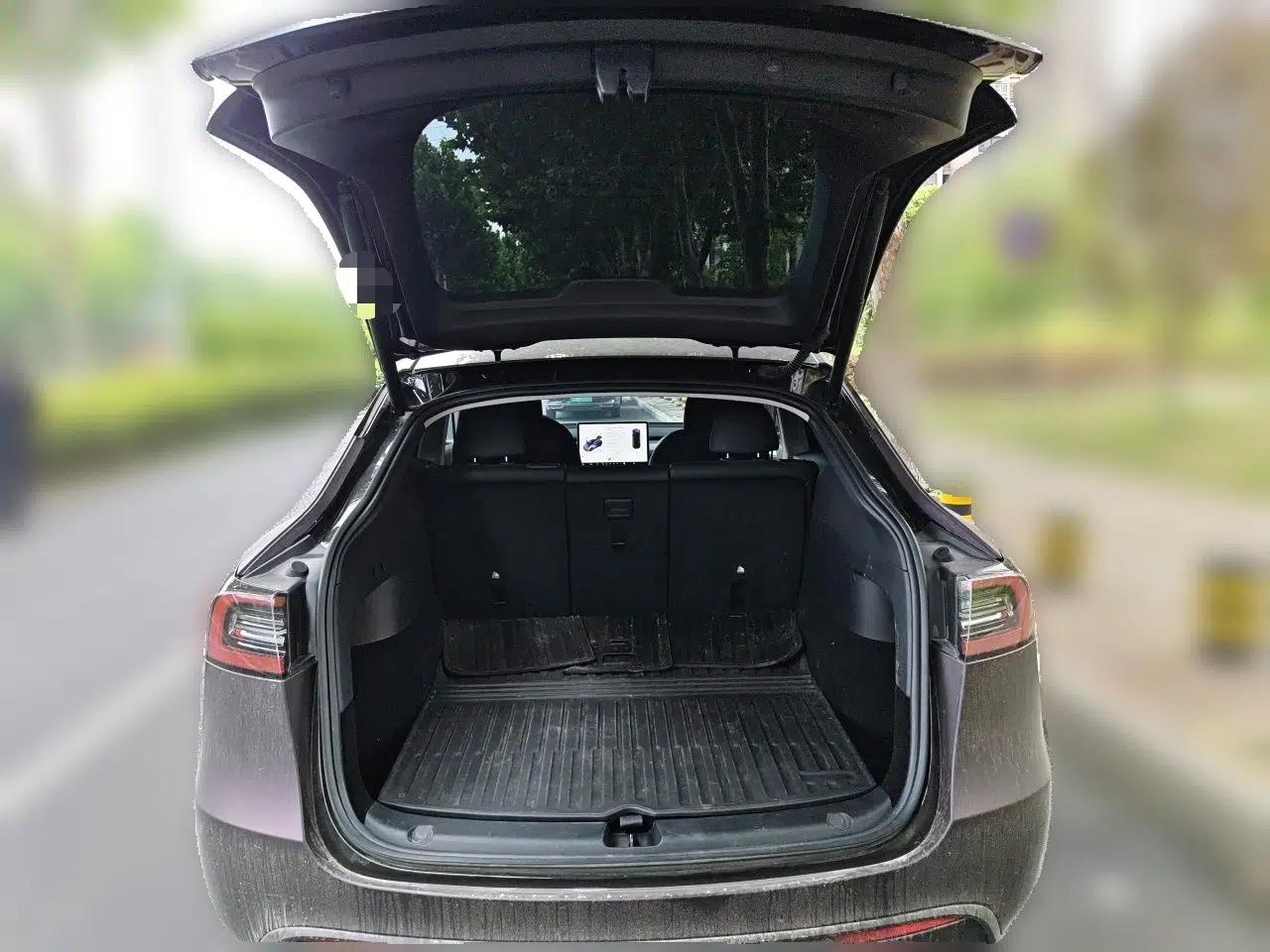 Tesla Model Y 2023 Rear-Wheel-Drive Version — миниатюра 14