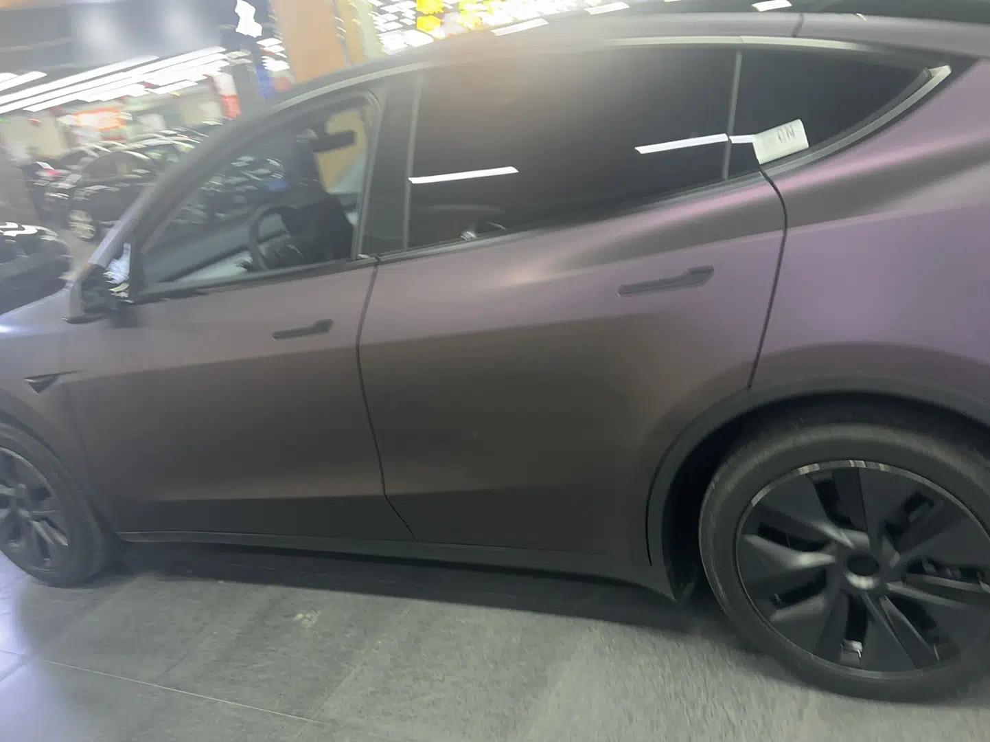 Tesla Model Y 2023 Rear-Wheel-Drive Version — миниатюра 3