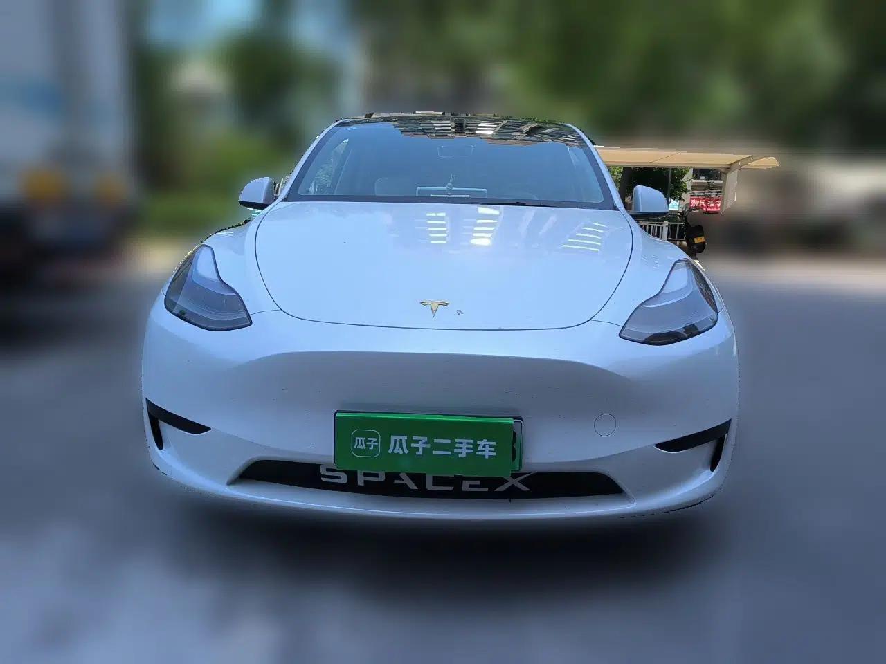 Tesla Model Y 2023 Rear-Wheel-Drive Version — миниатюра 2
