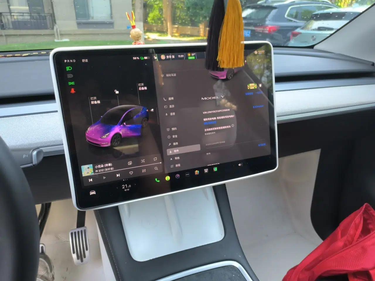 Tesla Model Y 2023 Rear-Wheel-Drive Version — миниатюра 12