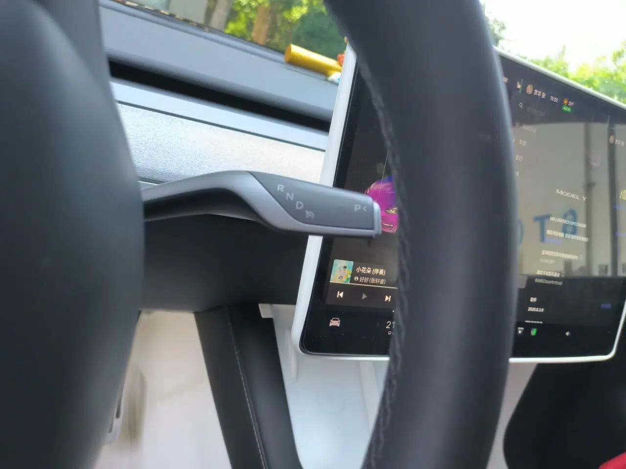 Tesla Model Y 2023 Rear-Wheel-Drive Version — миниатюра 13