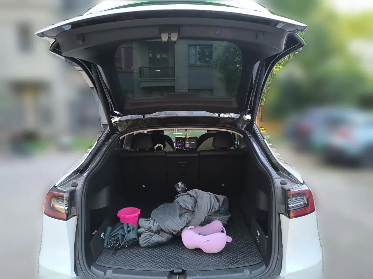 Tesla Model Y 2023 Rear-Wheel-Drive Version — миниатюра 16