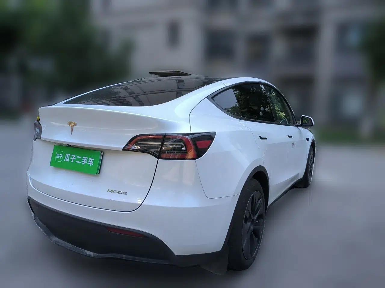 Tesla Model Y 2023 Rear-Wheel-Drive Version — миниатюра 6