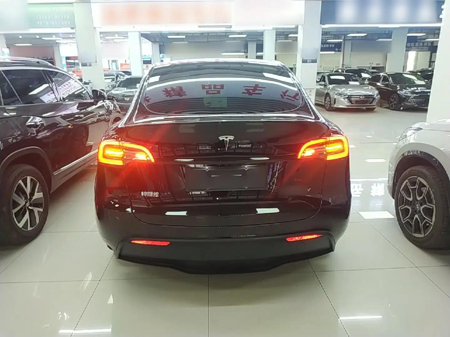 Tesla Model Y 2023 Rear-Wheel-Drive Version — миниатюра 5