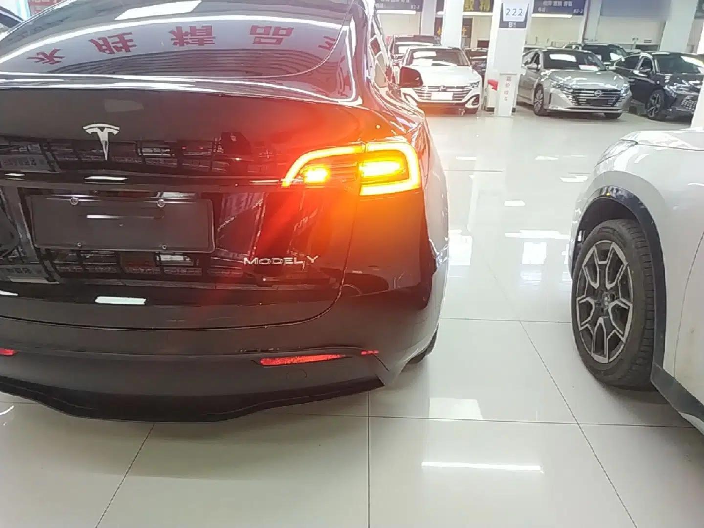 Tesla Model Y 2023 Rear-Wheel-Drive Version — миниатюра 9