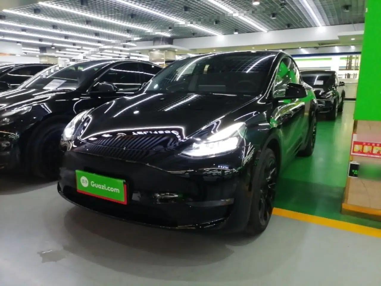 Tesla Model Y 2023 Long-Range All-Wheel-Drive Version — миниатюра 1