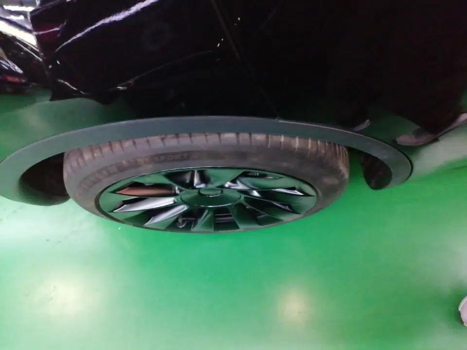 Tesla Model Y 2023 Long-Range All-Wheel-Drive Version — миниатюра 11