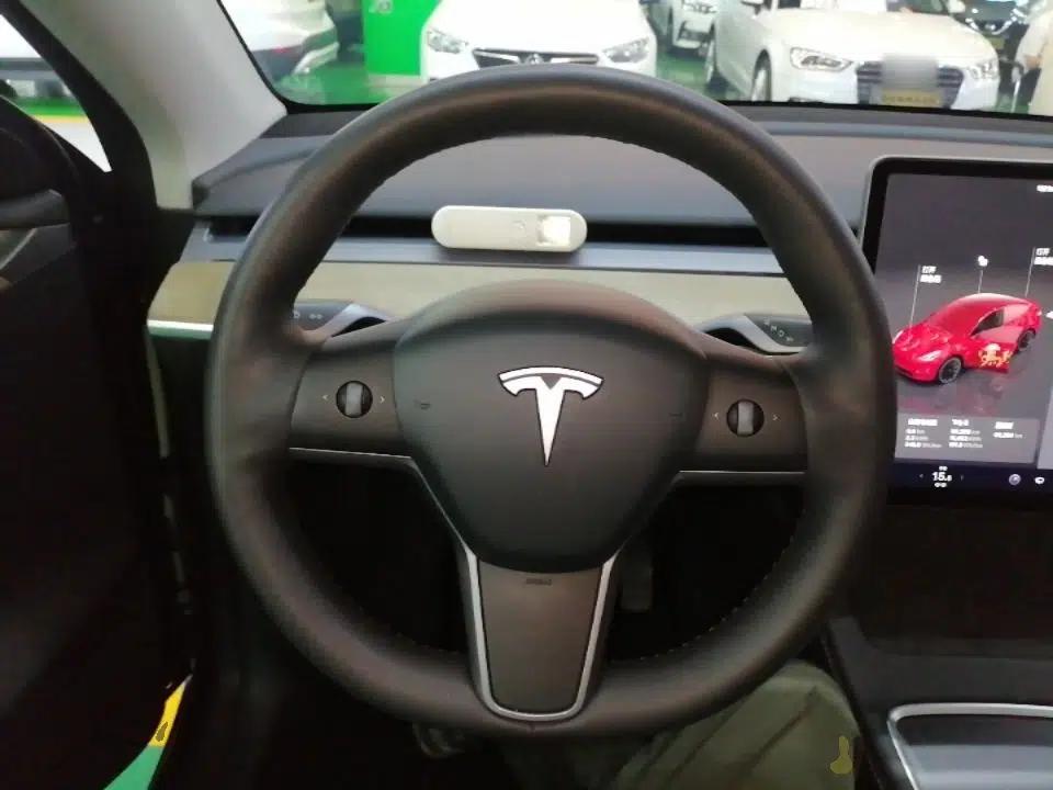 Tesla Model Y 2023 Long-Range All-Wheel-Drive Version — миниатюра 13