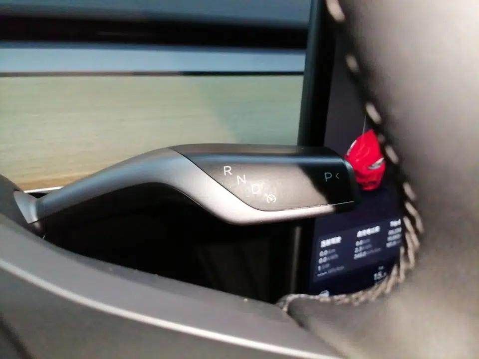 Tesla Model Y 2023 Long-Range All-Wheel-Drive Version — миниатюра 16