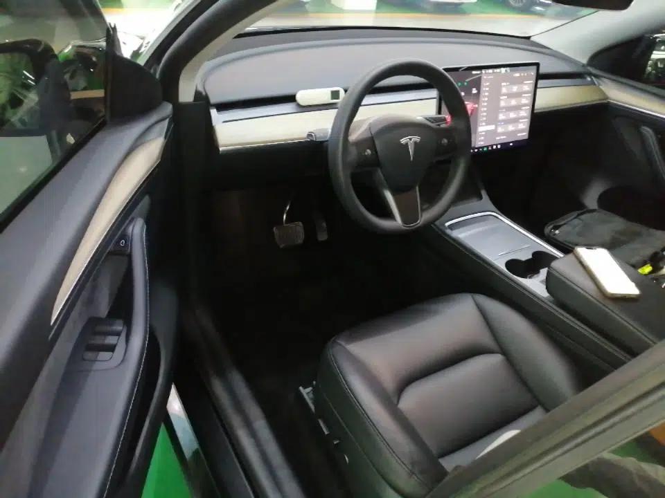 Tesla Model Y 2023 Long-Range All-Wheel-Drive Version — миниатюра 18