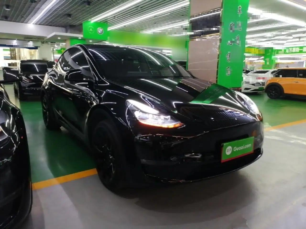 Tesla Model Y 2023 Long-Range All-Wheel-Drive Version — миниатюра 3