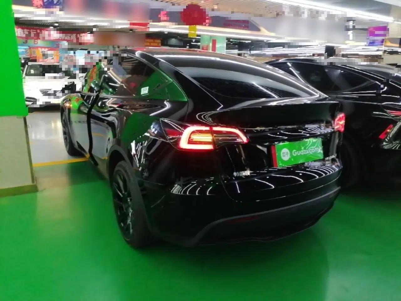 Tesla Model Y 2023 Long-Range All-Wheel-Drive Version — миниатюра 4