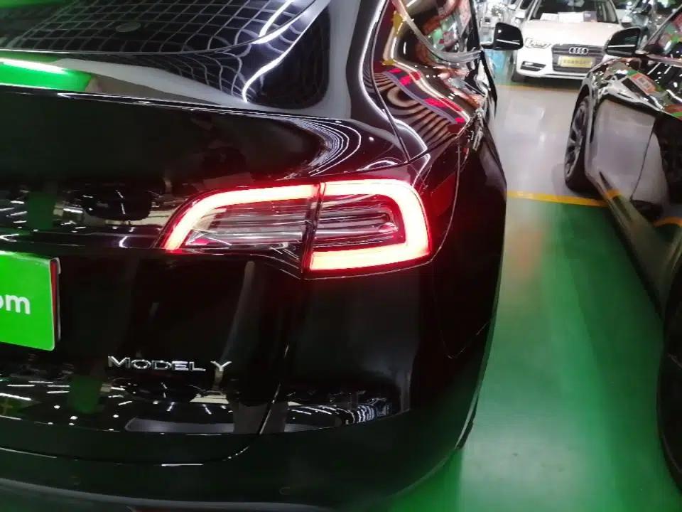 Tesla Model Y 2023 Long-Range All-Wheel-Drive Version — миниатюра 9