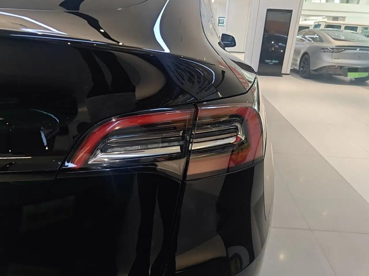 Tesla Model Y 2022 Revised Version Rear-Wheel Drive — миниатюра 9
