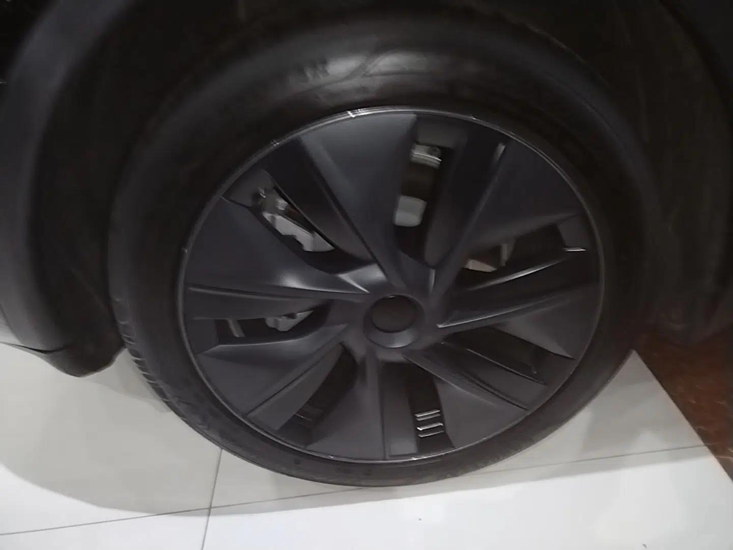 Tesla Model Y 2023 Rear-Wheel-Drive Version — миниатюра 11
