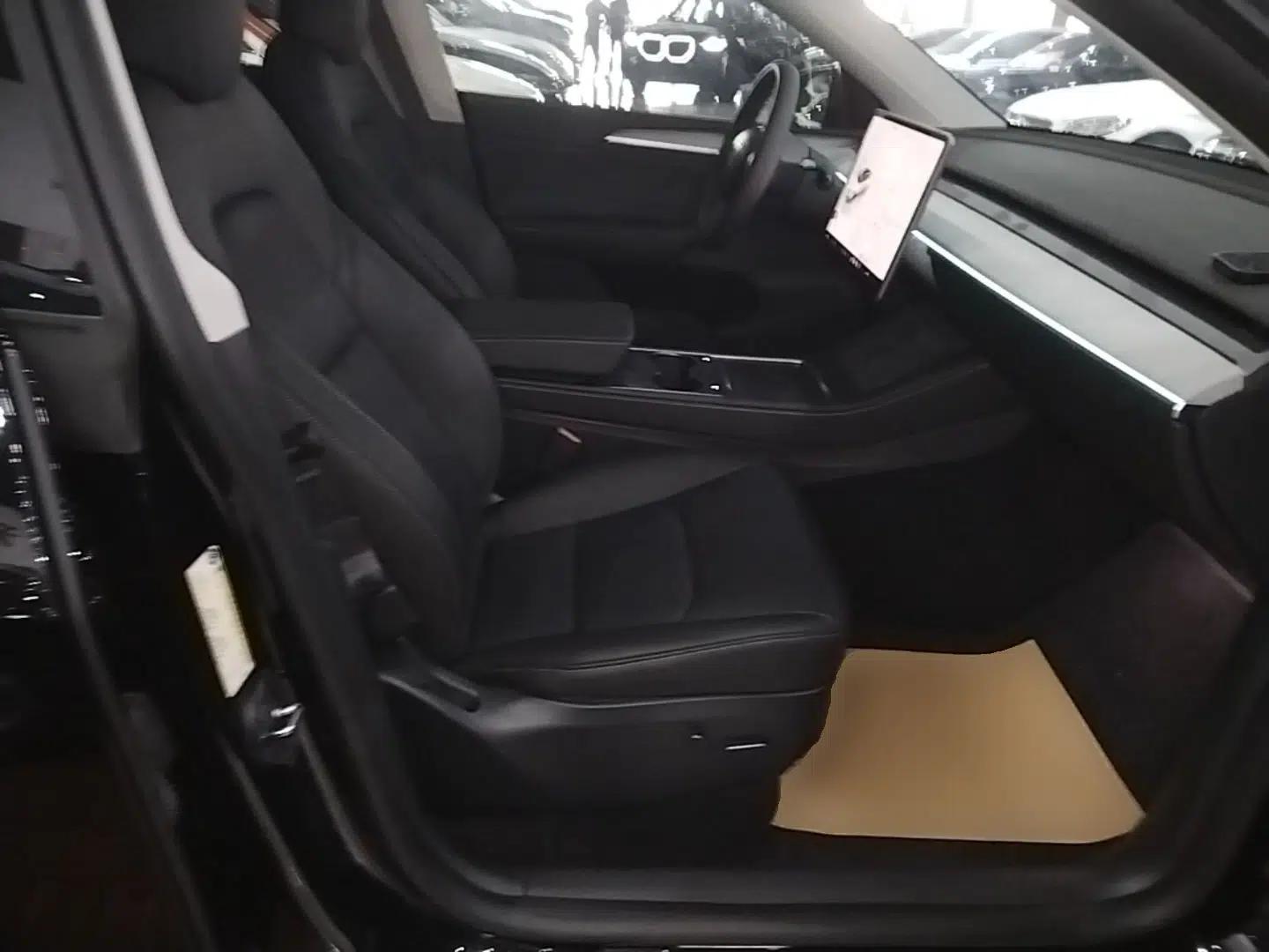 Tesla Model Y 2023 Rear-Wheel-Drive Version — миниатюра 19