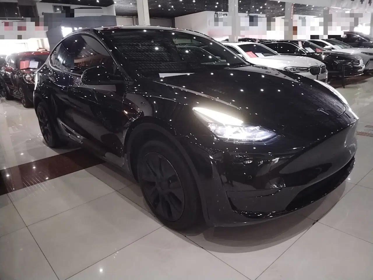 Tesla Model Y 2023 Rear-Wheel-Drive Version — миниатюра 3