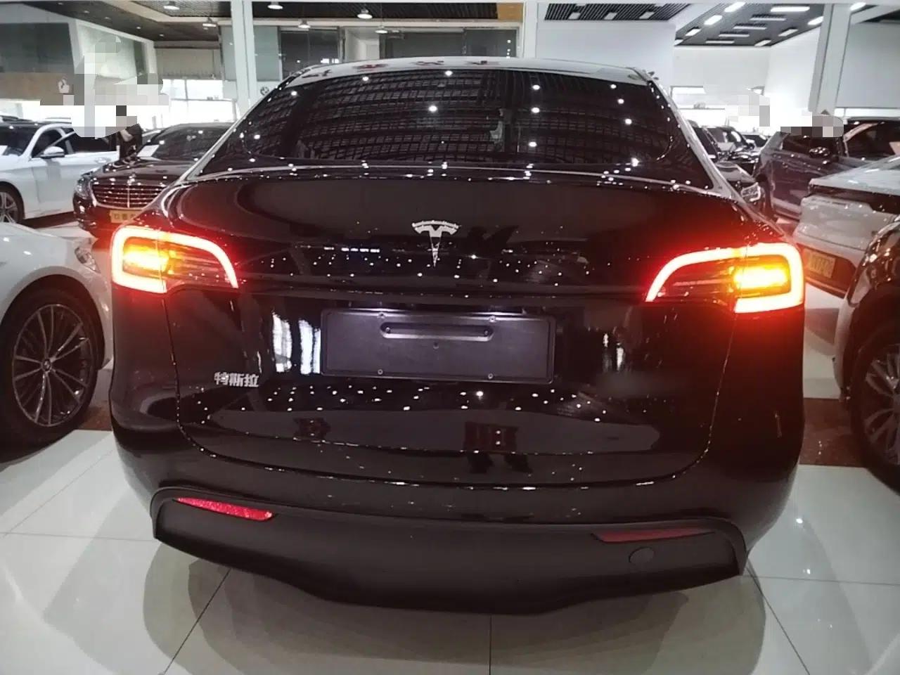 Tesla Model Y 2023 Rear-Wheel-Drive Version — миниатюра 5