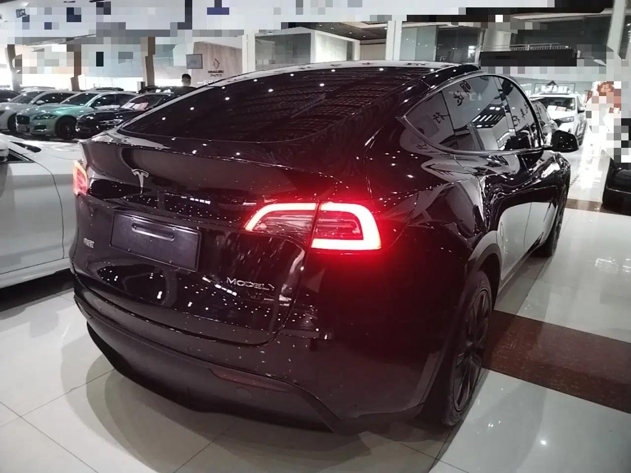 Tesla Model Y 2023 Rear-Wheel-Drive Version — миниатюра 6