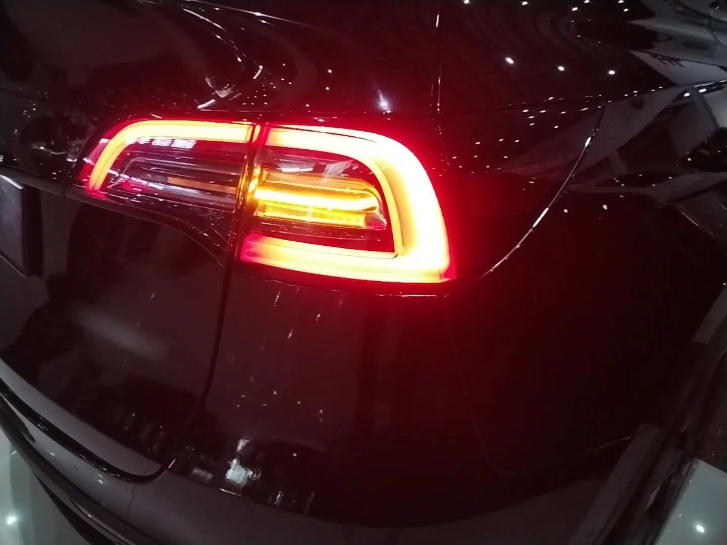Tesla Model Y 2023 Rear-Wheel-Drive Version — миниатюра 9