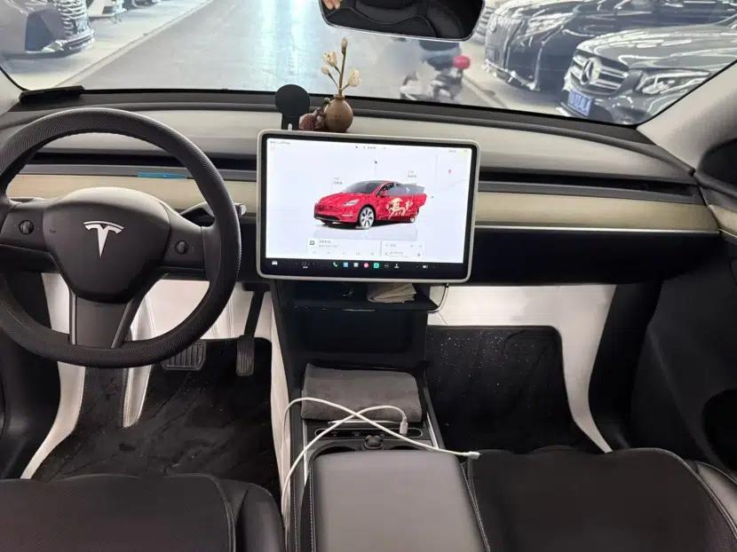 Tesla Model Y 2022 Revised Version Rear-Wheel Drive — миниатюра 15
