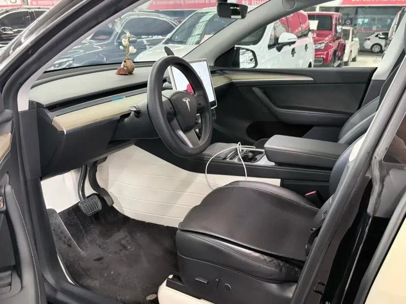 Tesla Model Y 2022 Revised Version Rear-Wheel Drive — миниатюра 16