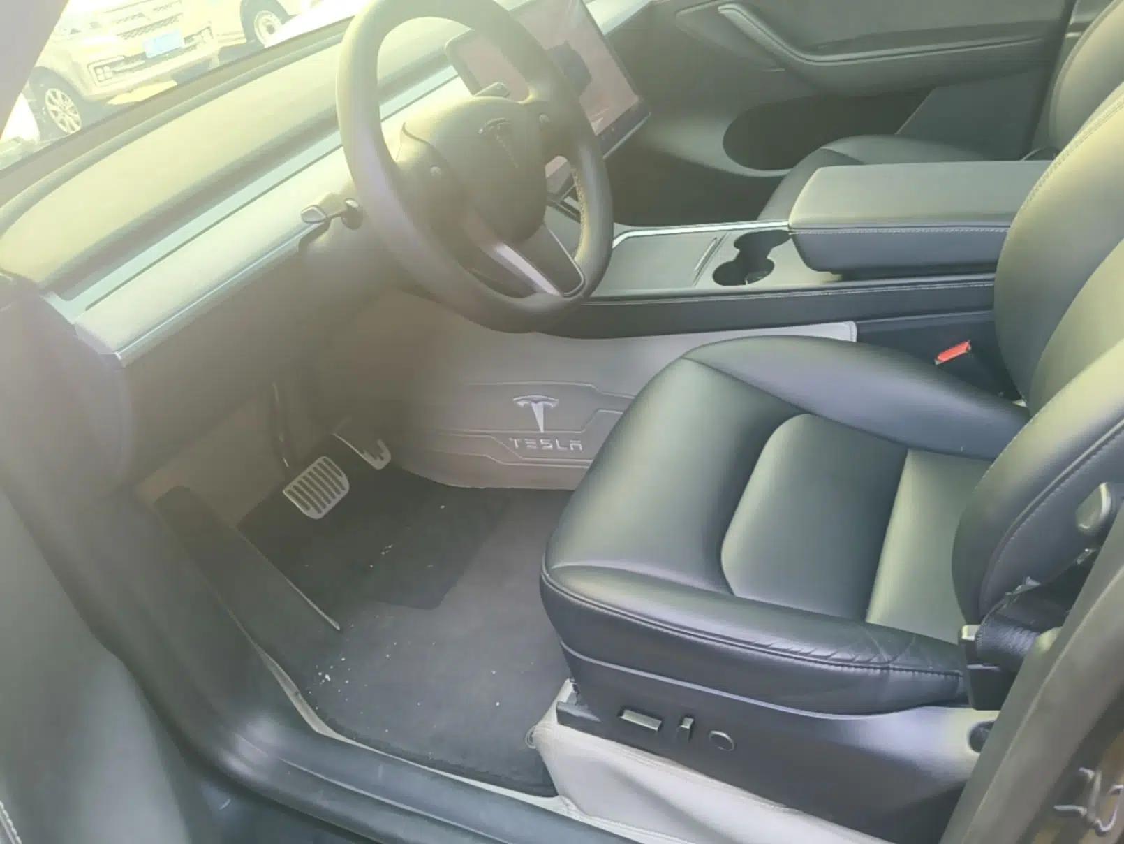 Tesla Model Y 2024 Long-Range All-Wheel-Drive Version — миниатюра 17