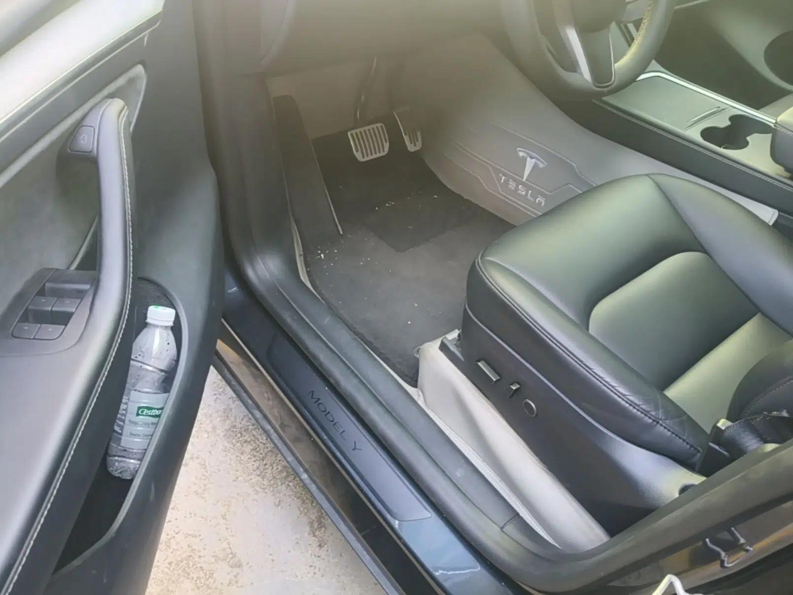 Tesla Model Y 2024 Long-Range All-Wheel-Drive Version — миниатюра 18