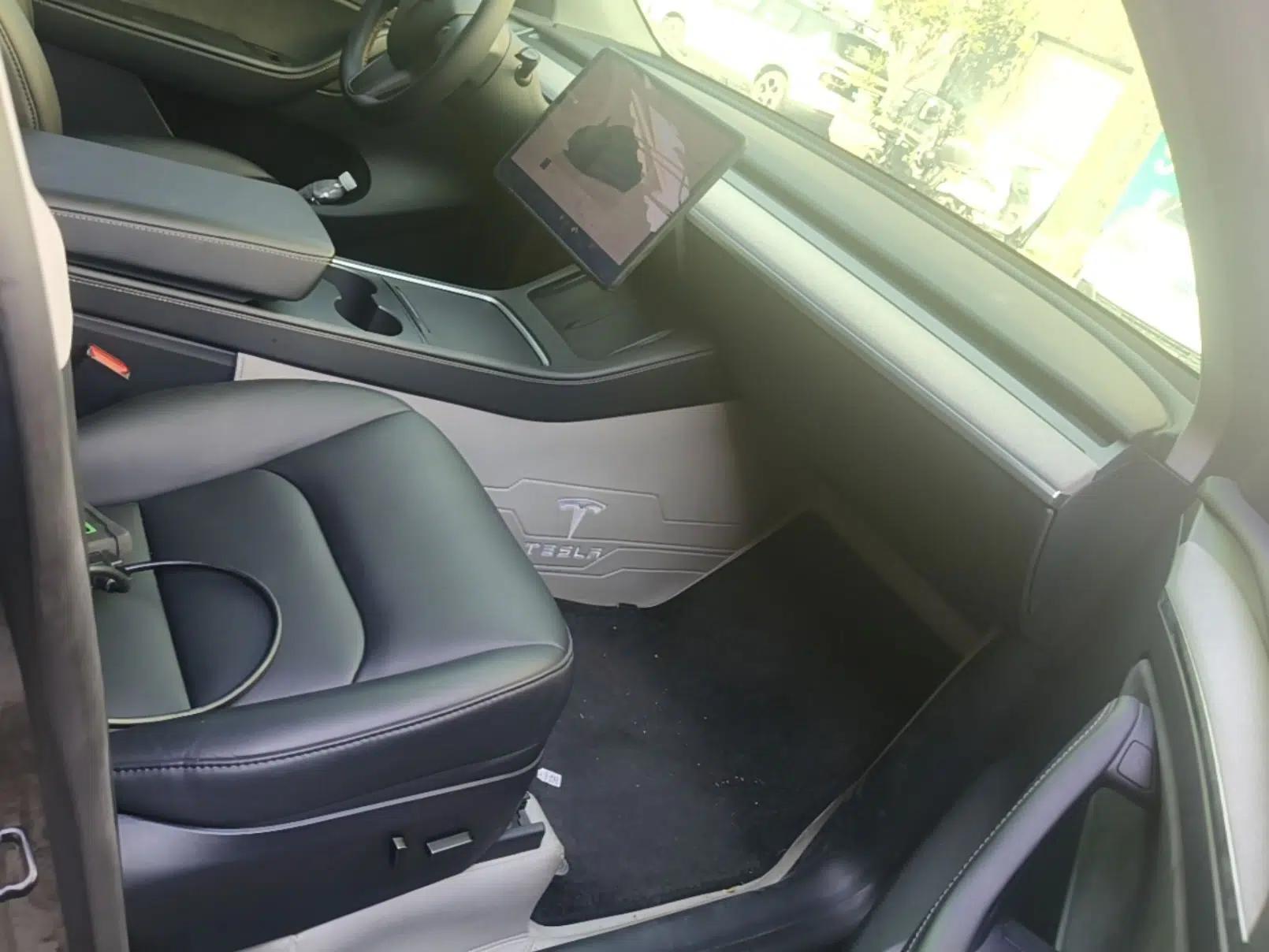 Tesla Model Y 2024 Long-Range All-Wheel-Drive Version — миниатюра 19