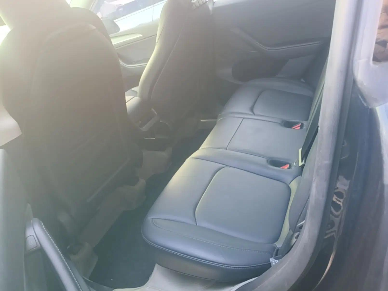 Tesla Model Y 2024 Long-Range All-Wheel-Drive Version — миниатюра 20