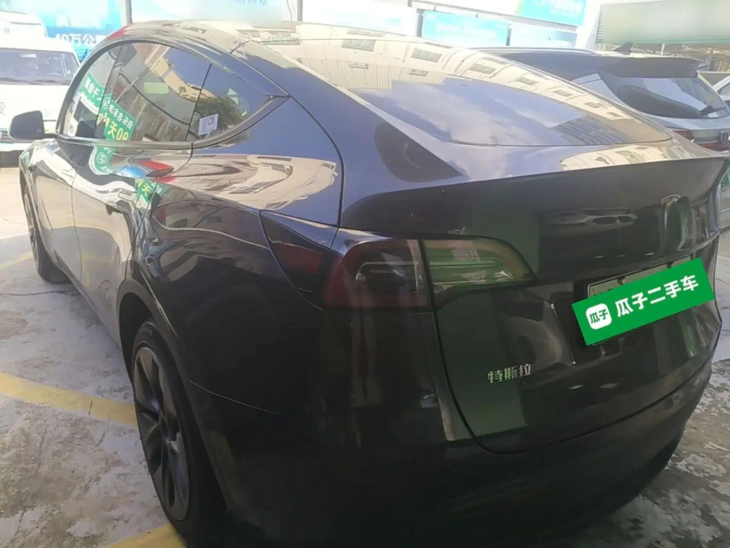 Tesla Model Y 2024 Long-Range All-Wheel-Drive Version — миниатюра 4