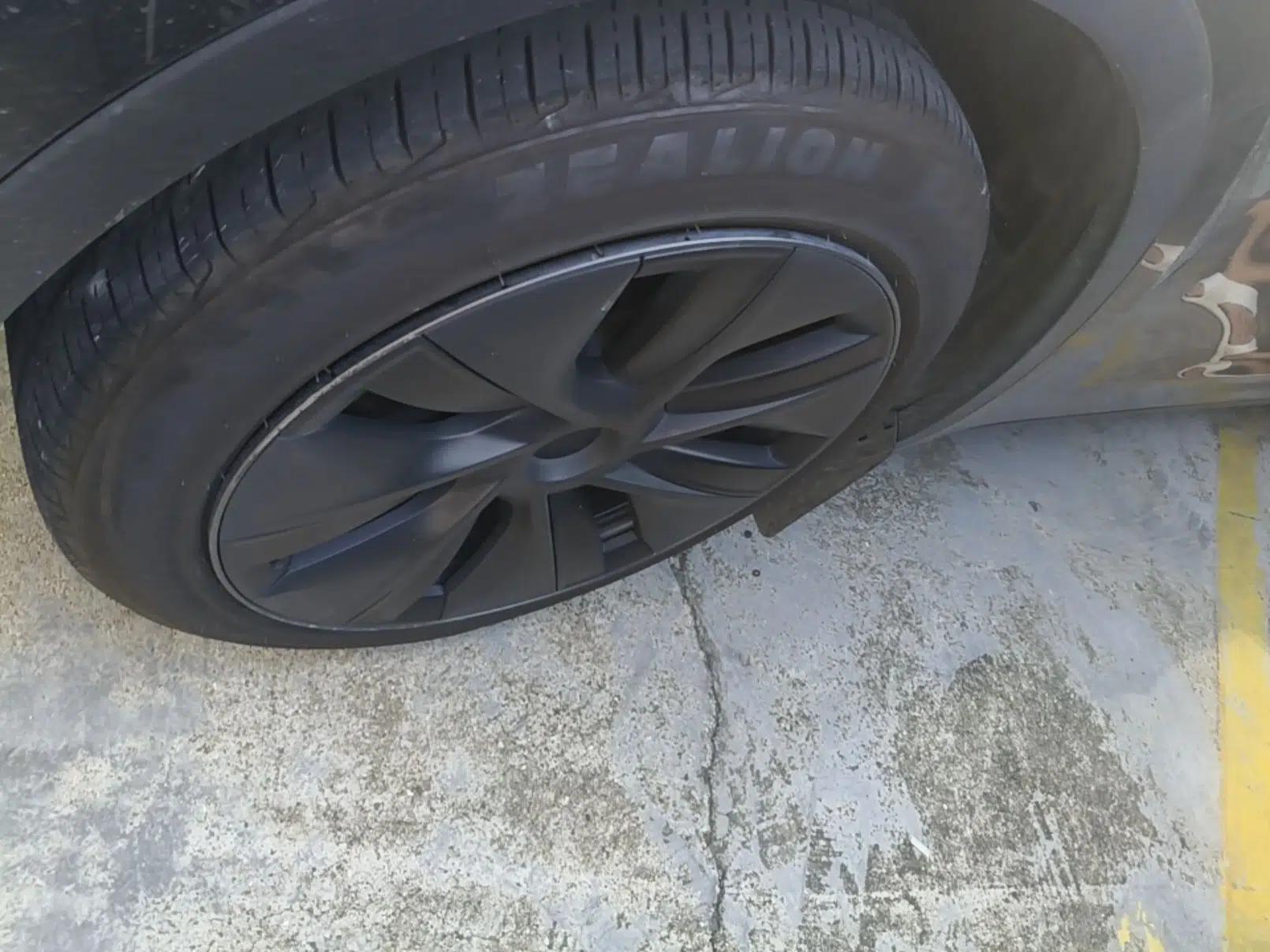 Tesla Model Y 2024 Long-Range All-Wheel-Drive Version — миниатюра 10