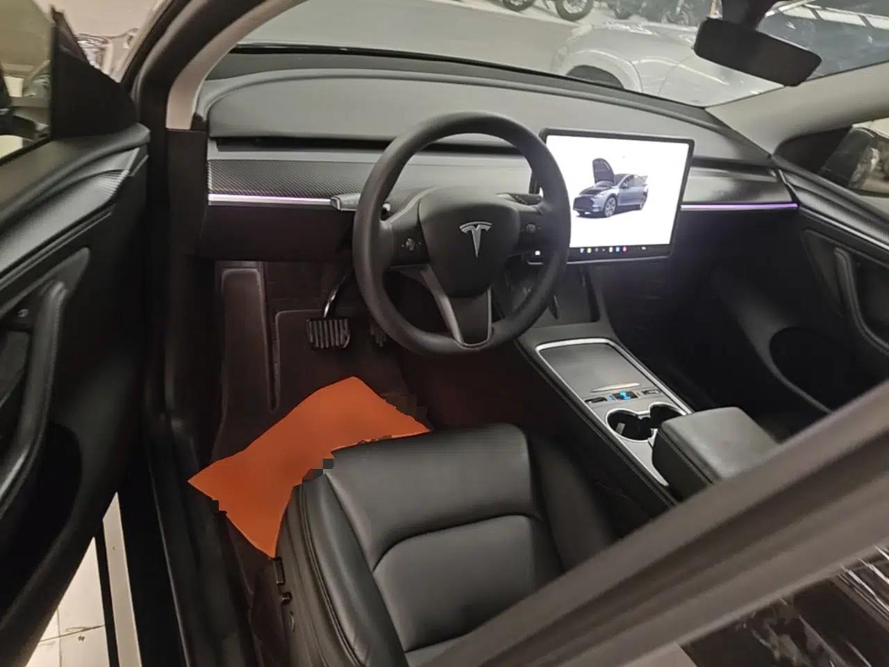 Tesla Model Y 2024 Rear-Wheel-Drive Version — миниатюра 12