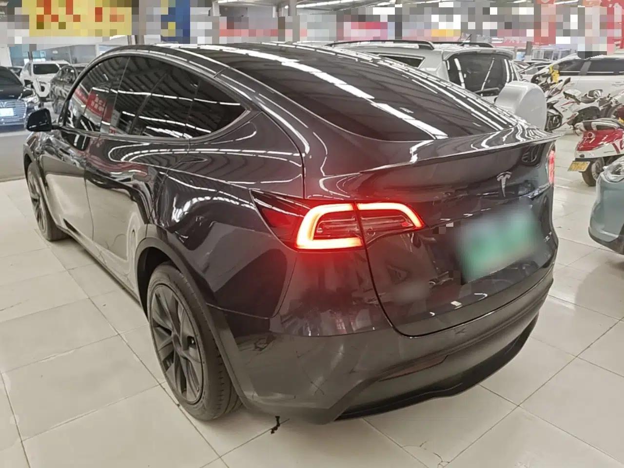 Tesla Model Y 2024 Rear-Wheel-Drive Version — миниатюра 4