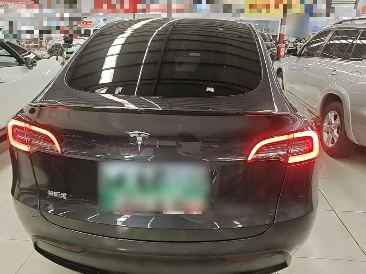 Tesla Model Y 2024 Rear-Wheel-Drive Version — миниатюра 5