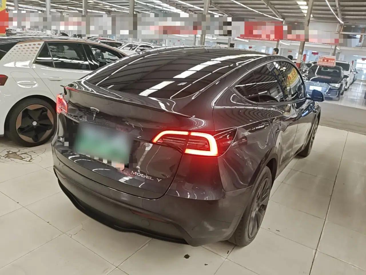 Tesla Model Y 2024 Rear-Wheel-Drive Version — миниатюра 6