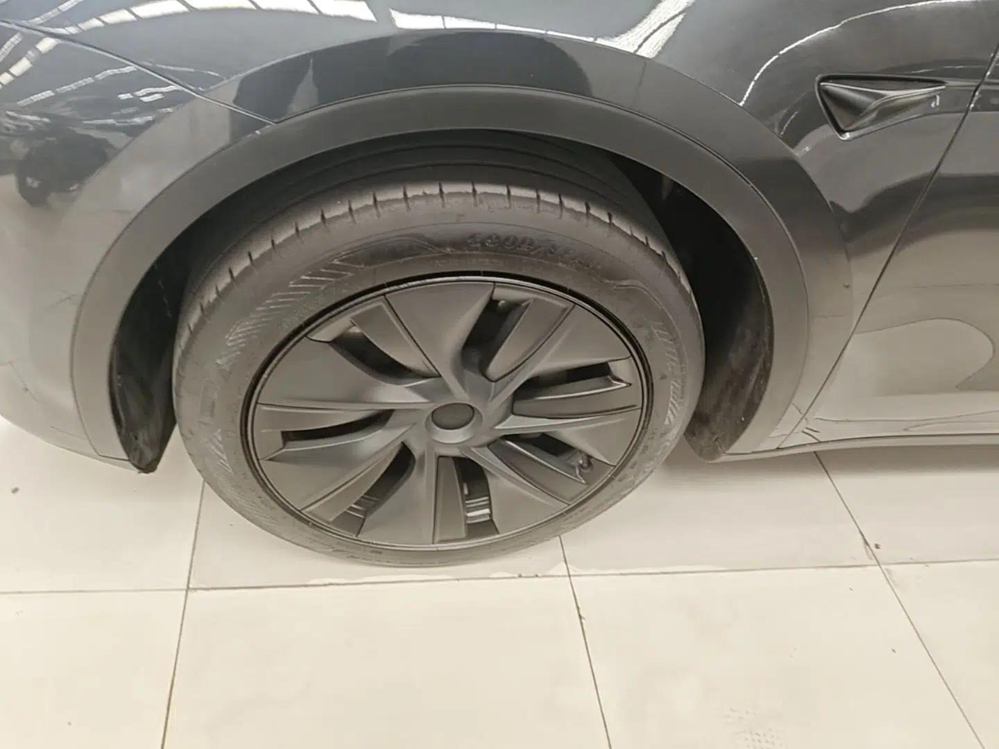 Tesla Model Y 2024 Rear-Wheel-Drive Version — миниатюра 10
