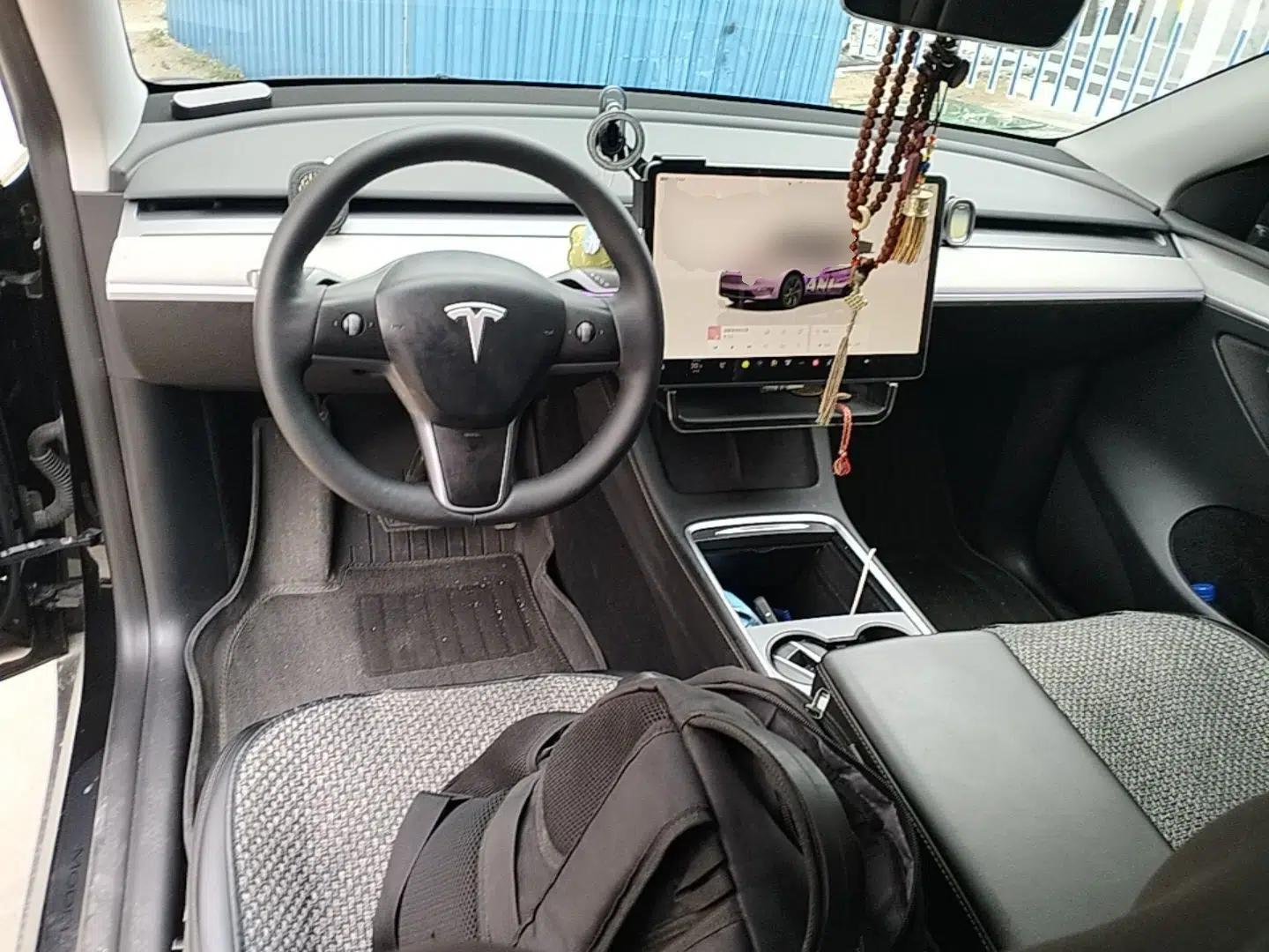 Tesla Model Y 2023 Rear-Wheel-Drive Version — миниатюра 12