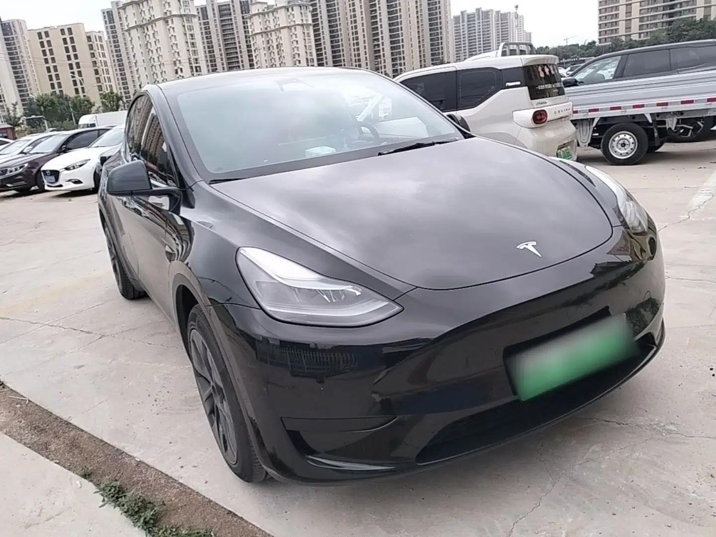 Tesla Model Y 2023 Rear-Wheel-Drive Version — миниатюра 3