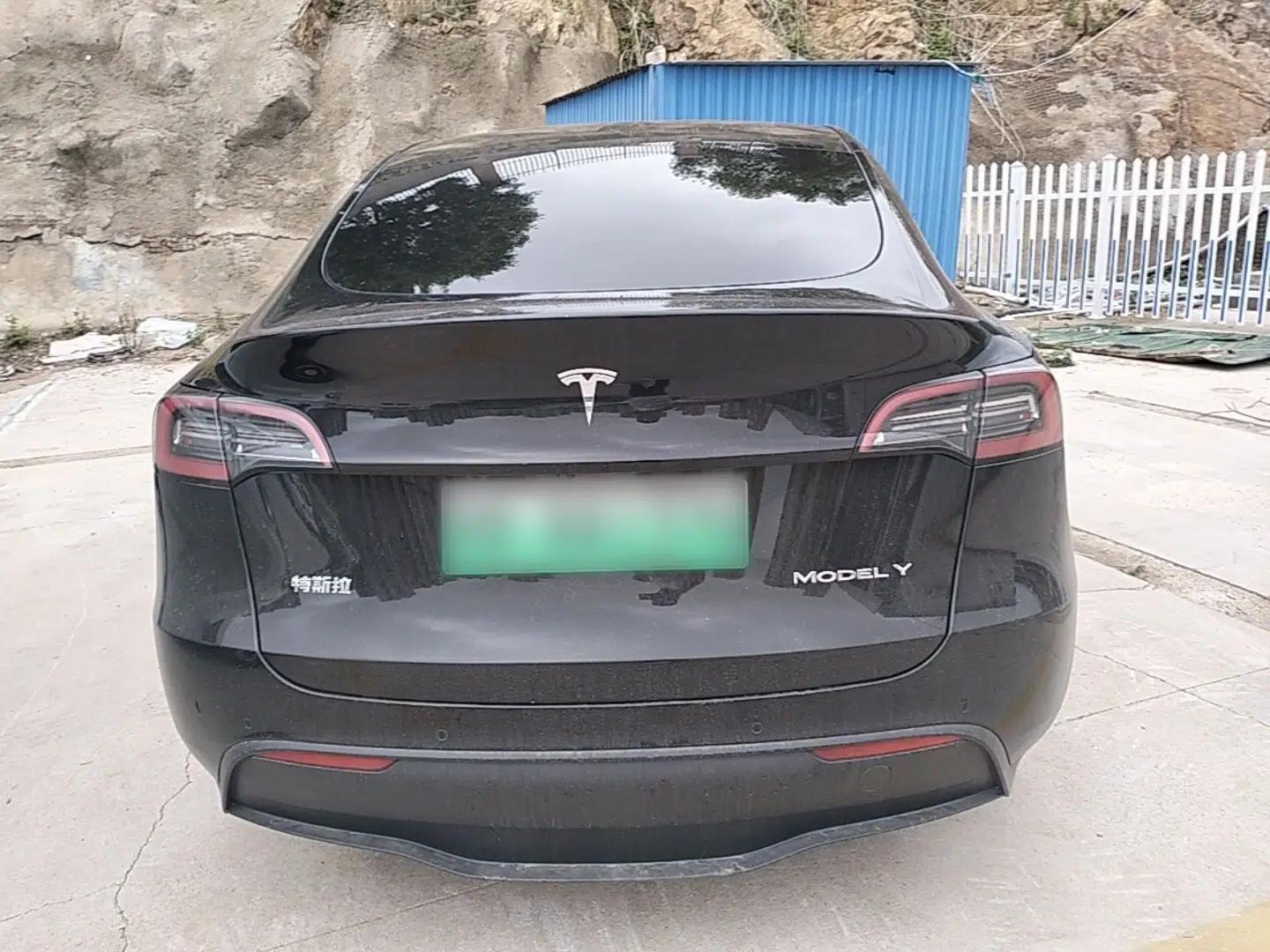 Tesla Model Y 2023 Rear-Wheel-Drive Version — миниатюра 5