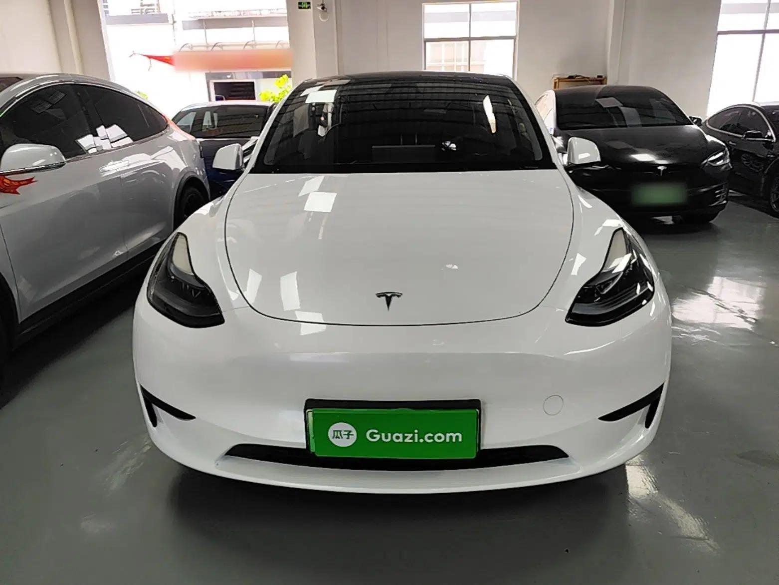 Tesla Model Y 2024 Rear-Wheel-Drive Version — миниатюра 2