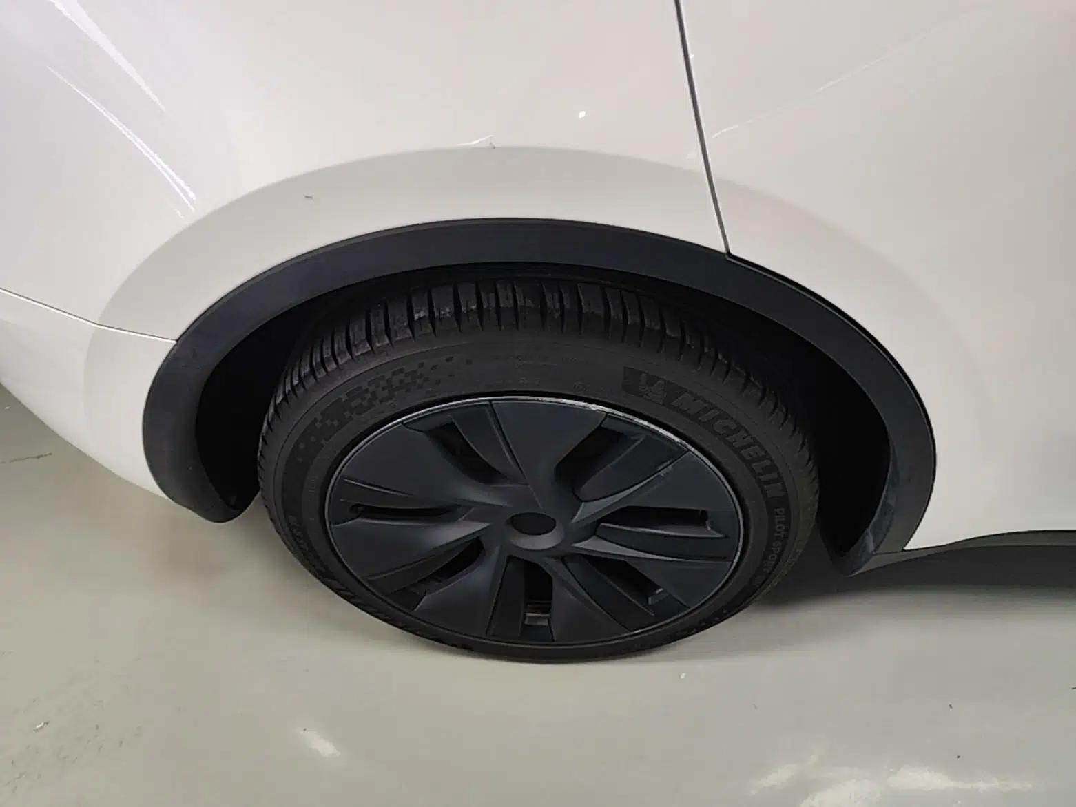 Tesla Model Y 2024 Rear-Wheel-Drive Version — миниатюра 11